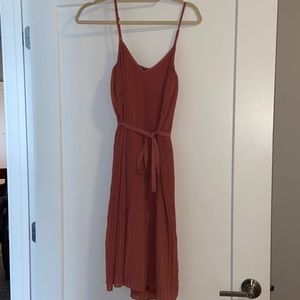 Pink pleated midi dress